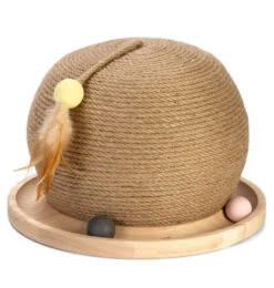 Designed By Lotte Krab- En Speelbol Mila