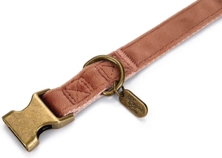 Designed By Lotte Hondenhalsband Velura Roze 48-70 X 2,5 Cm 4 Designed By Lotte Hondenhalsband Velura Roze 48-70 X 2,5 Cm - Afbeelding 2